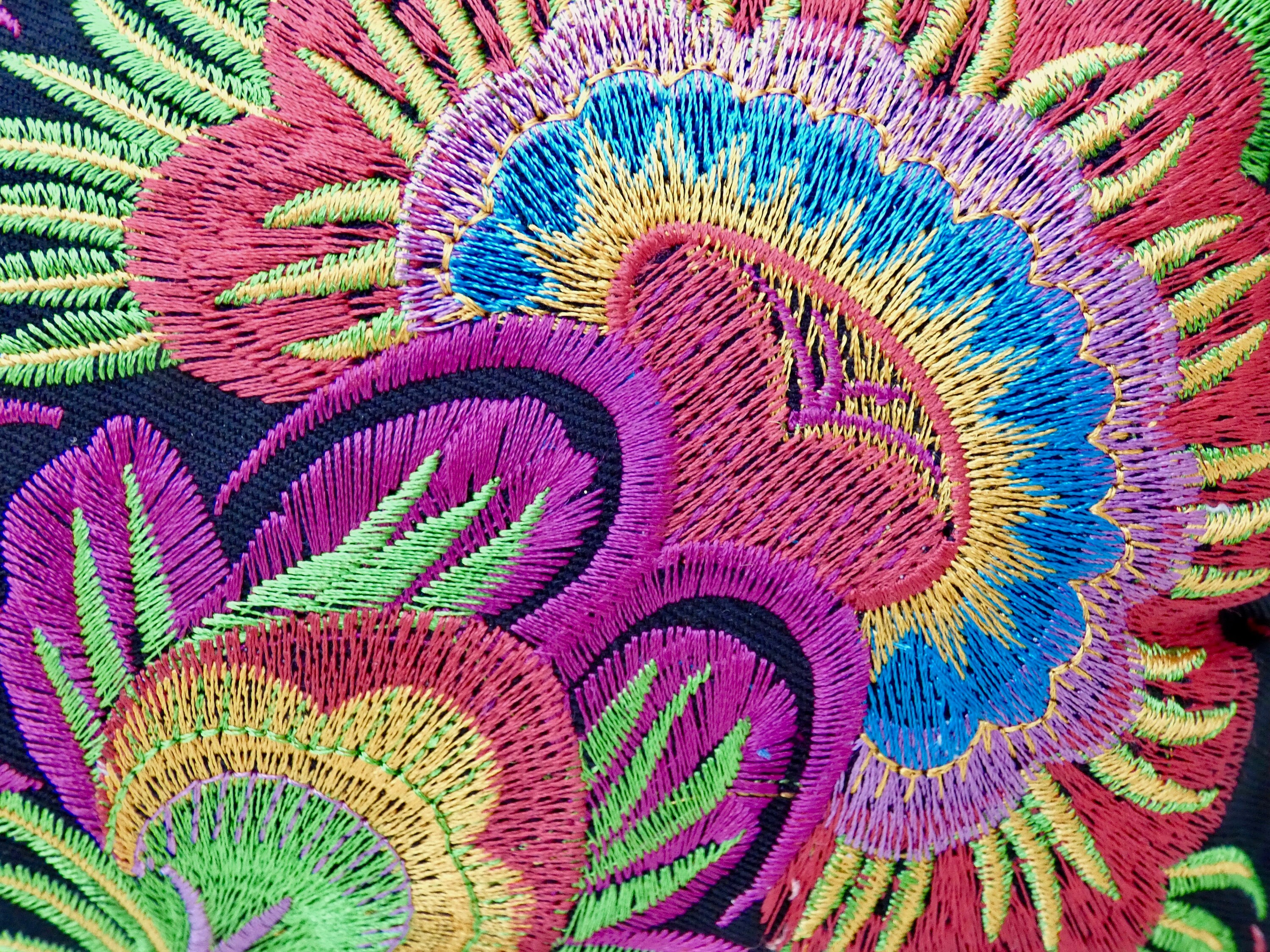 刺繍入りタイ風クラッチバッグ | ボヘミアン風ハンドバッグ 