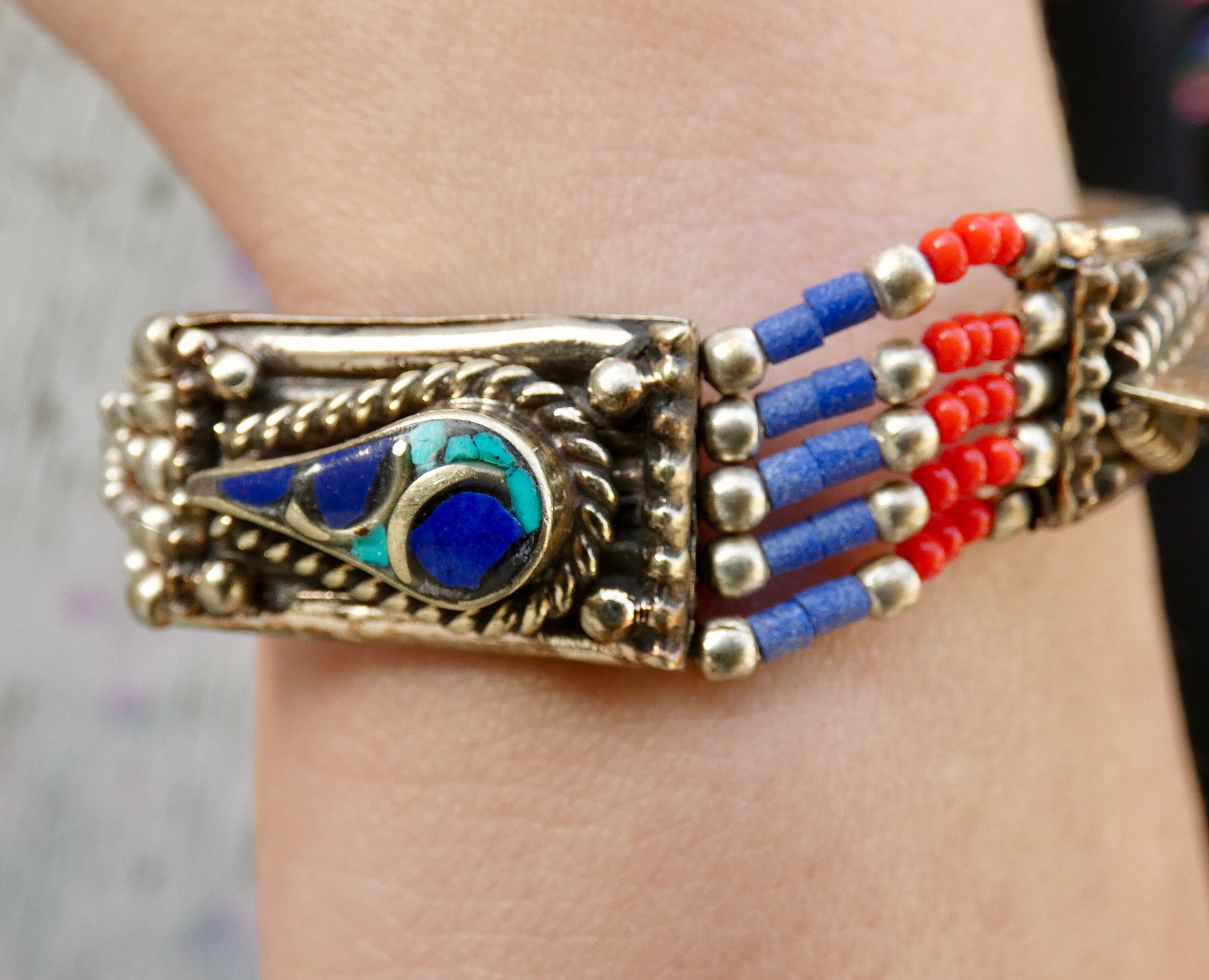 Elegante bracciale di corallo bambù e quadrati di onice nero - BRACCIALE UOMO ARGENTO