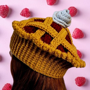 Chapeau de tarte aux fruits en treillis de cerises avec MOTIF AU CROCHET crème, chapeau de Noël