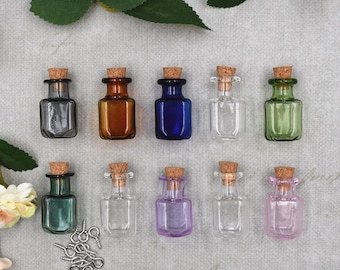 10pcs Colored Tiny Glass Jars Mini Glass Bottles with Cork Stoppers Mini Square Glass Cork Bottles for Party Wedding DIY Decoration