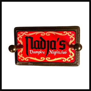Soporte para diademas, cordones, llaves y accesorios inspirado en el club nocturno de vampiros