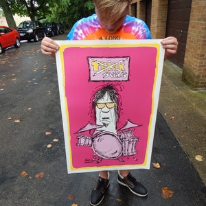 Póster vintage NOS original de principios de los 70 de un baterista de swing - Impresión artística para decoración del hogar, regalo de cumpleaños para hombre y mujer, pintura retro MCM, impresiones de pared