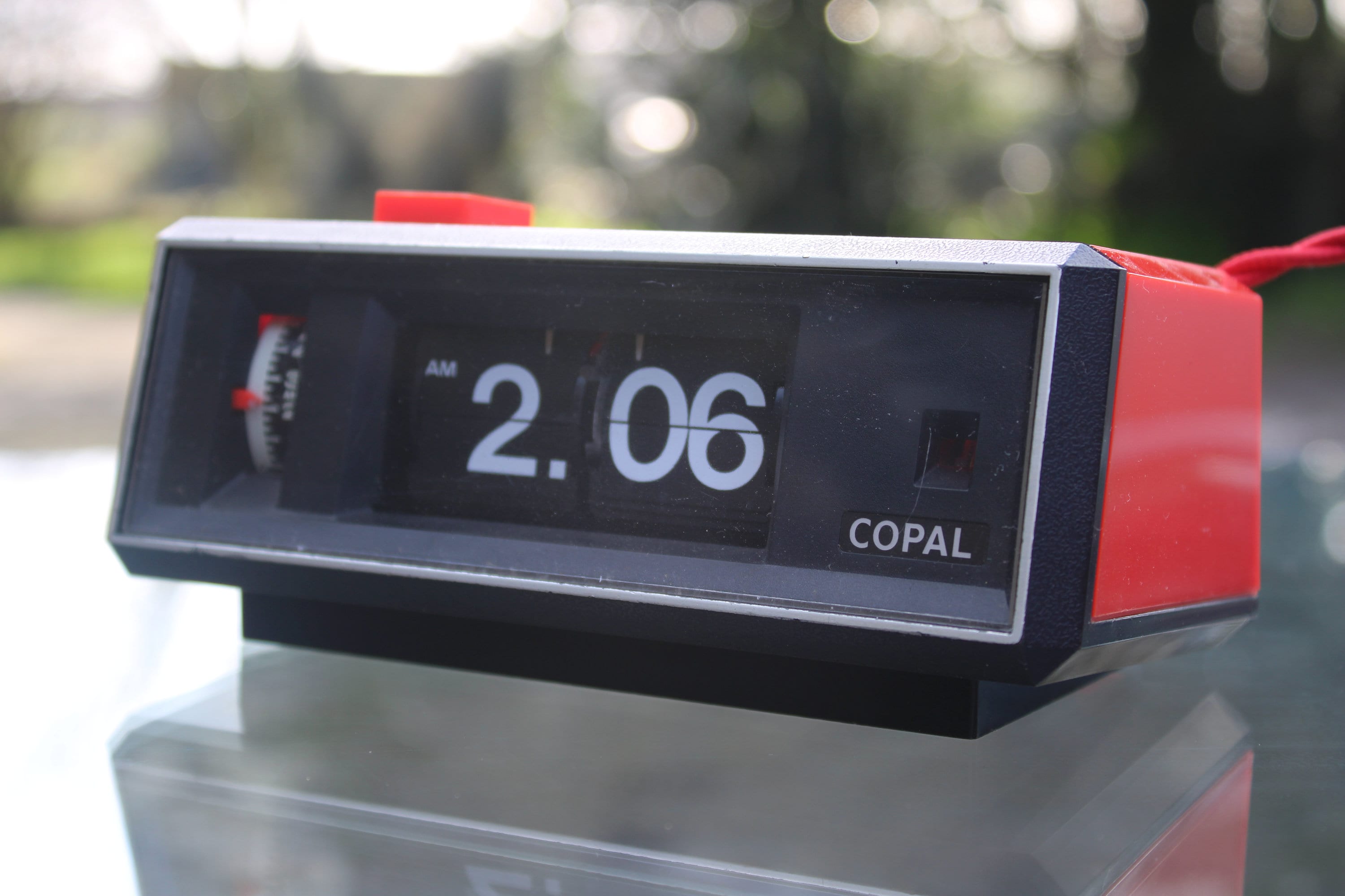Fully Refurbished, Bright Red Copal SP206 Flip-alarm-clock, Very