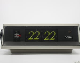 Refurbished Copal Model LP245 flip-alarm-clock with UV black light, vintage & very rare! | EU version