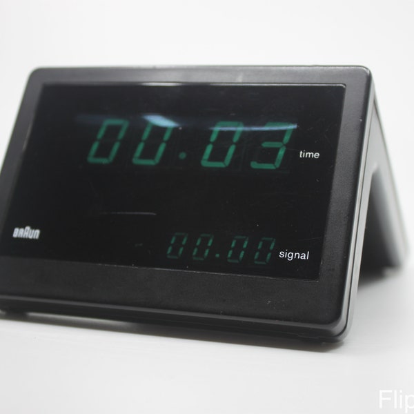 Digital LCD Braun Typ 4807 (Dieter Rams?) vintage alarm clock, 70s