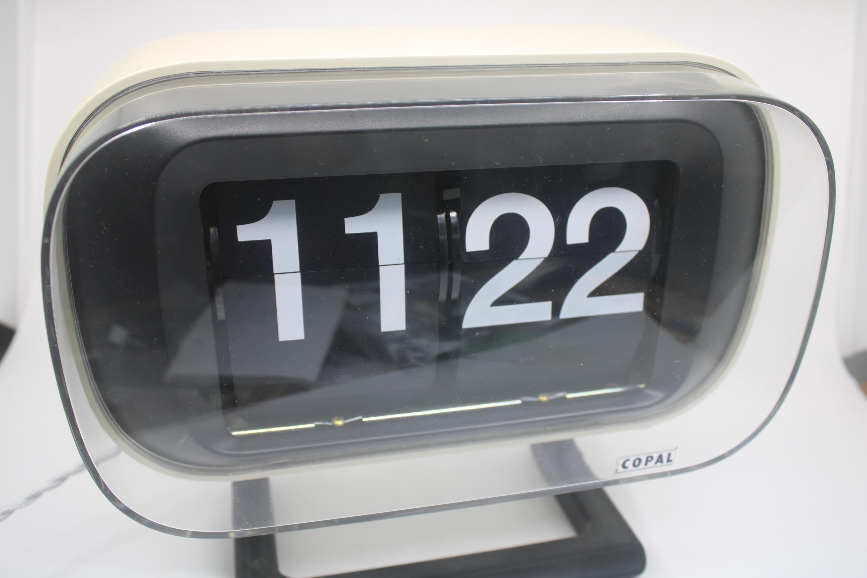 Refurbished Copal, Huge Wall-flip-clock, Beige / Yellow, Model 801