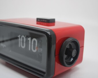 Restored Bright Red Vintage Seiko Flip Clock / Flipclock DP692T