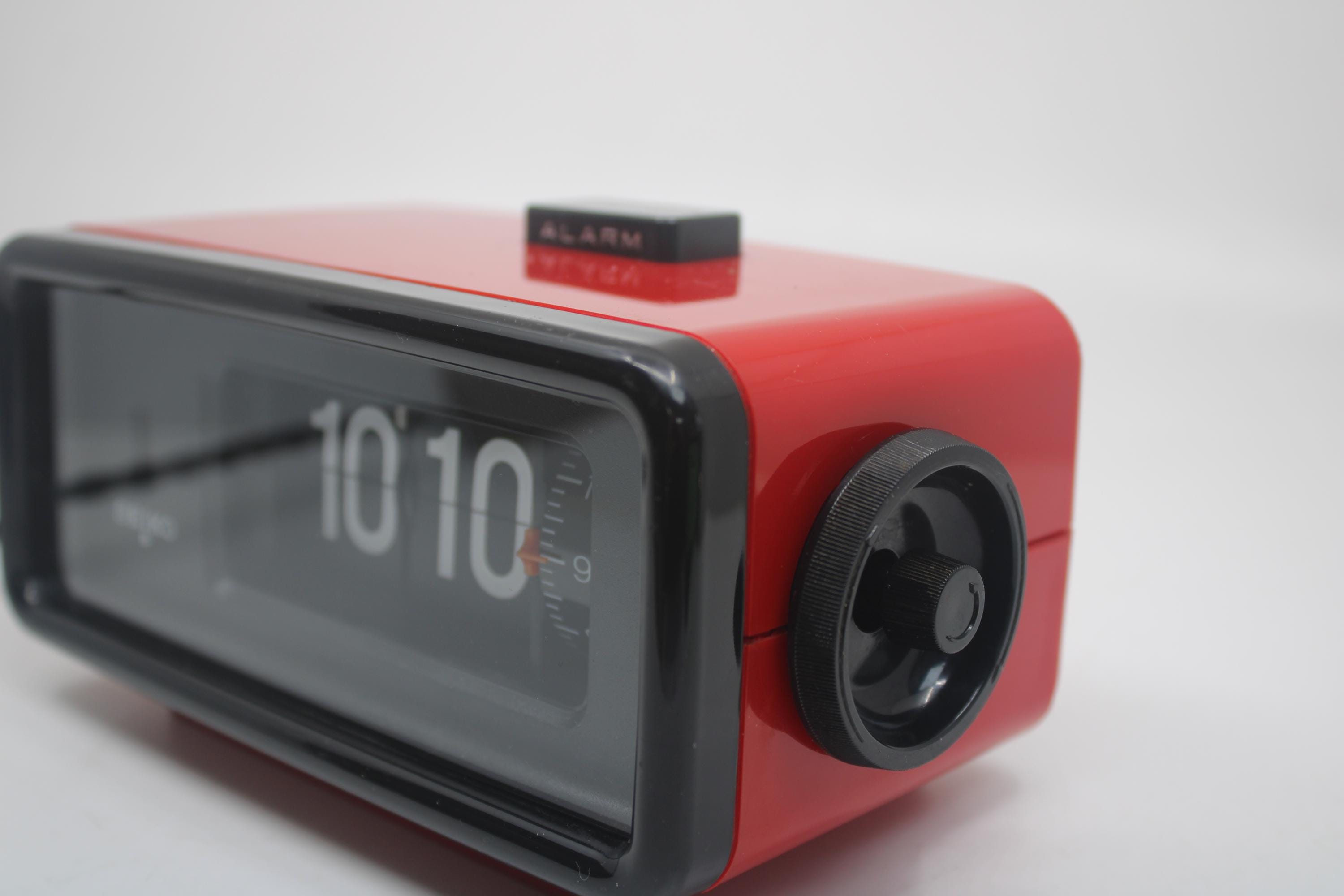 Restored Bright Red Vintage Seiko Flip Clock / Flipclock DP692T