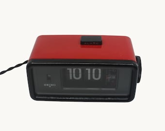Restored Bright Red Vintage Seiko Flip Clock / Flipclock DP692T