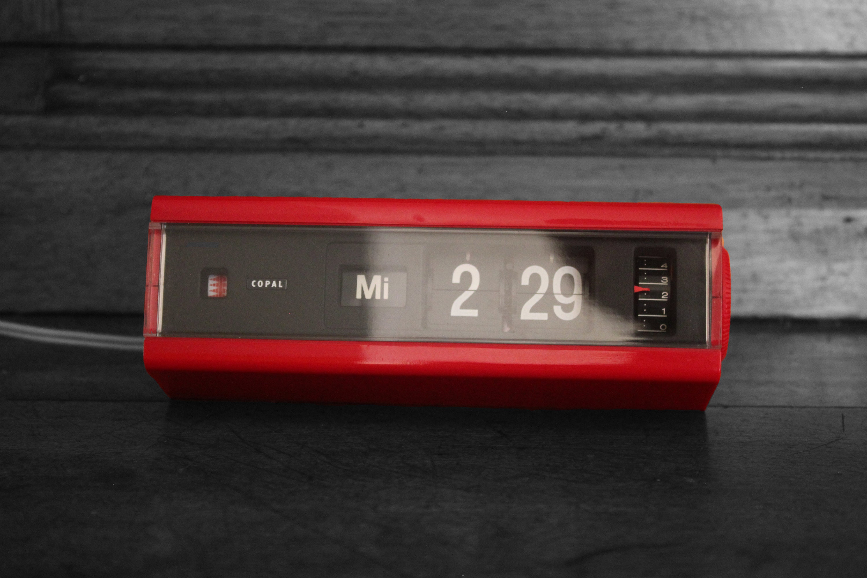 Near Mint Bright Red Copal Model 229 Flip-alarm-clock, Funky
