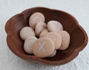Engraved River Stone Noughts and Crosses Game: Coffee Table Decoration