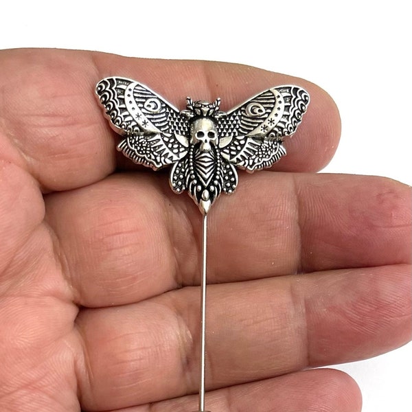 Amazing Deaths Head Moth Stick Pin  / T13