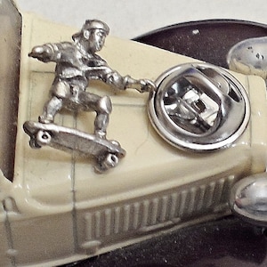 Amazing Details SKATE BOARD Lapel Pin Tac Pin/ P07