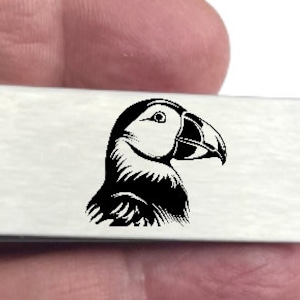 Clip para billetes de acero inoxidable grabado con láser con forma de FRAILECILLO con mechones. Agregue su texto personalizado como regalo para el Día del Padre.