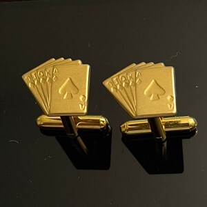 Gemelos de cartas de juego increíbles / P51