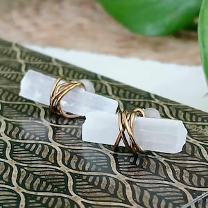 Raw Selenite Crystal Stud Earrings, Gold Bronze or Silver Earrings, Dainty Stone Earrings, Selenite Jewelry, Gemstone Earrings, 1 Pair