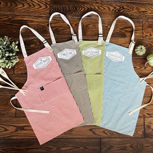 Custom cook and taster aprons handprinted. BBQ and baking aprons in excellent quality cotton! Ideal gift for friends housewarming a new home