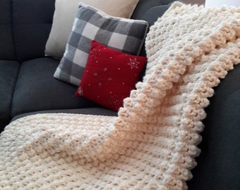 Easy Chunky Crochet Blanket Pattern - The Hubbie Nubbie - Easy Blanket Pattern - Worsted Weight Yarn