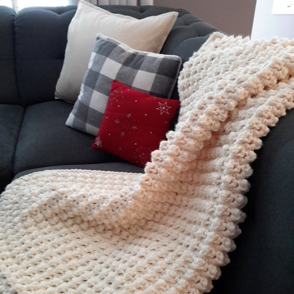 Easy Chunky Crochet Blanket Pattern - The Hubbie Nubbie - Easy Blanket Pattern - Worsted Weight Yarn