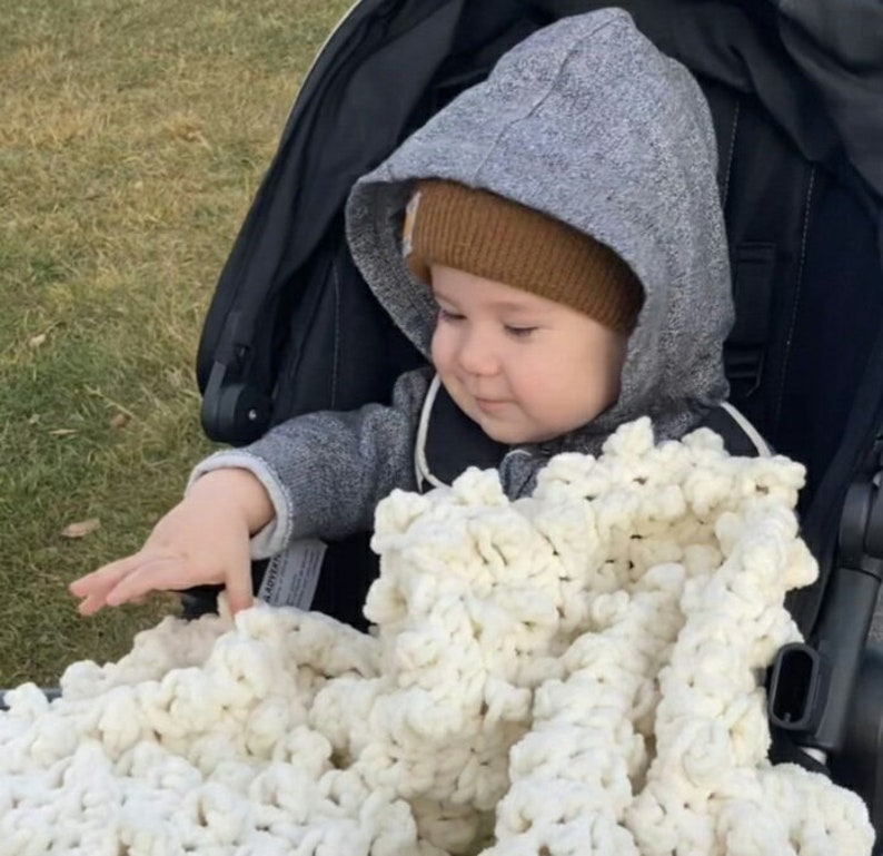 Baby Lovey Blanket Pattern Easy Chunky Baby Blanket Lovey Uses One Skein of Bernat Baby Blanket Yarn image 9