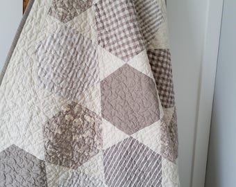 Handmade Baby Boy Quilt: Noah's Ark Hexagon Patchwork, 100% Cotton, Neutral Colors