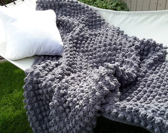 Chunky Crochet Blanket Pattern -Bernat Blanket Yarn -Fast & Easy-Large Size - Chubby Nubby