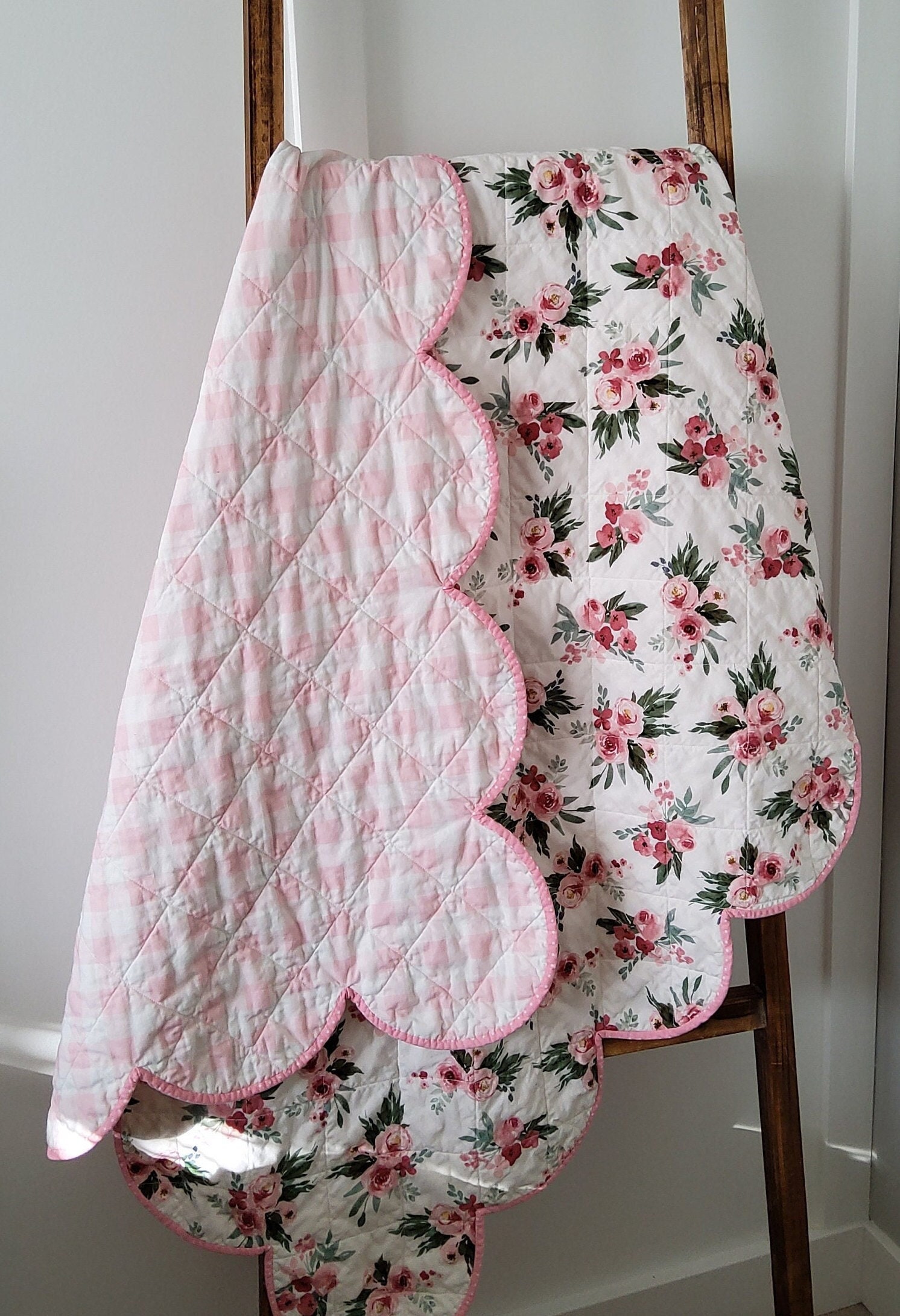Floral baby quilt deals