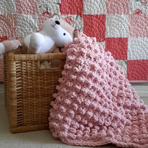 Baby Lovey Blanket Pattern Easy Chunky Baby Blanket Lovey Uses One Skein of Bernat Baby Blanket Yarn image 3