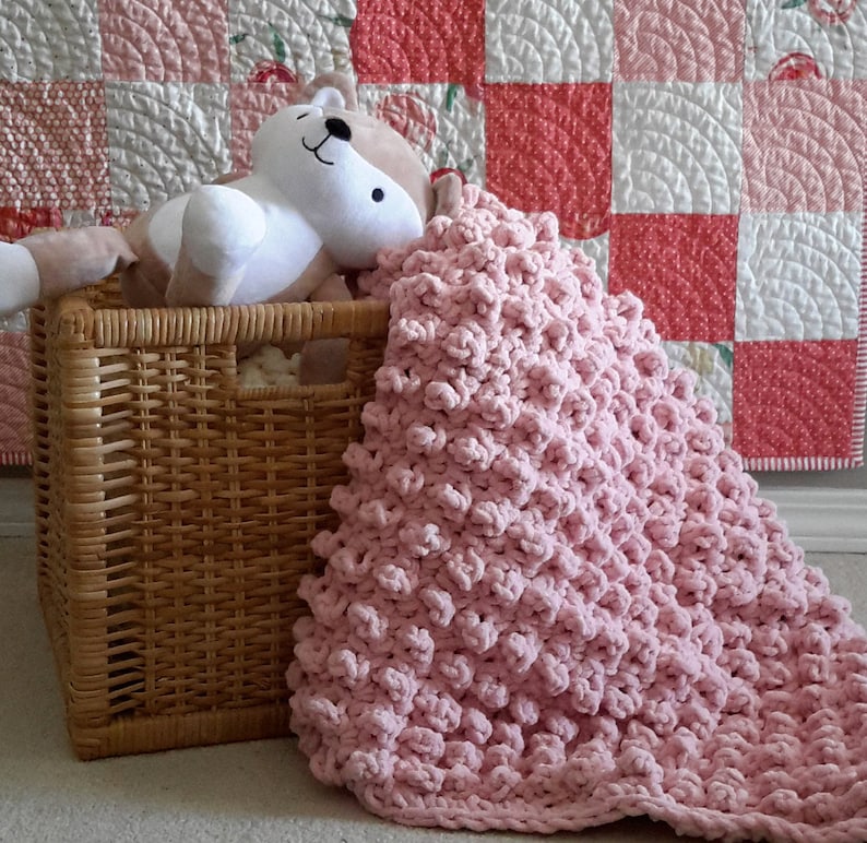 Baby Lovey Blanket Pattern Easy Chunky Baby Blanket Lovey Uses One Skein of Bernat Baby Blanket Yarn image 3