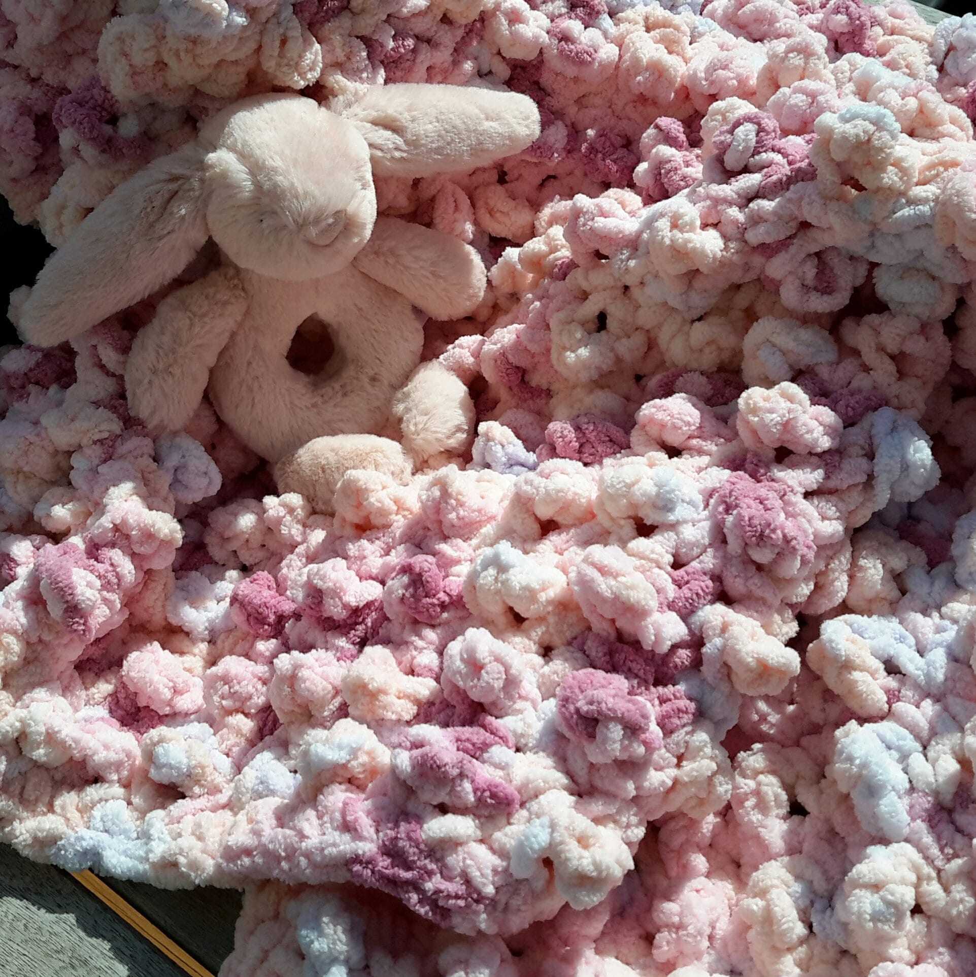 Easy Plush Baby Blanket Crochet Pattern: Bernat Blanket