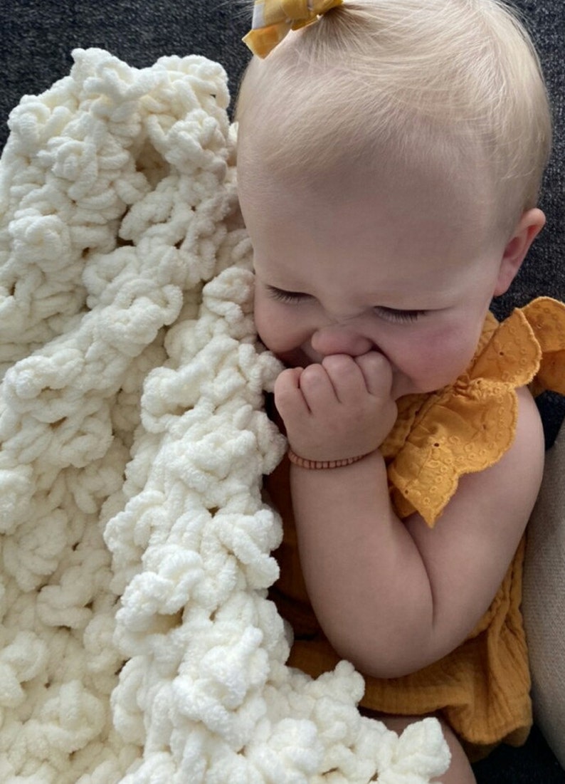 Baby Lovey Blanket Pattern Easy Chunky Baby Blanket Lovey Uses One Skein of Bernat Baby Blanket Yarn image 2