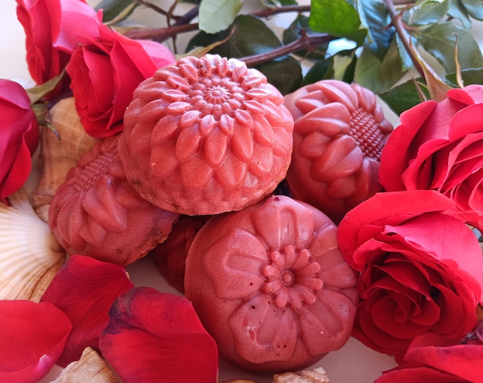 Coconut Milk, Rose Petal, Mint & Kaolin Clay