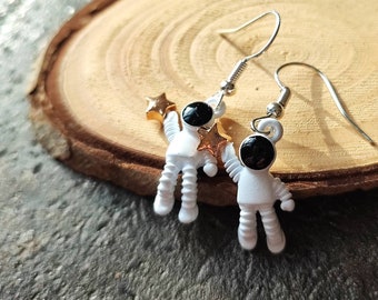 Catching stars astronaut earrings
