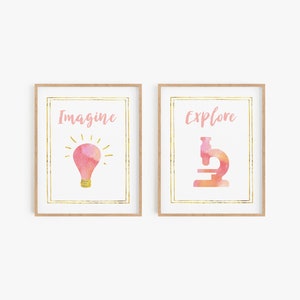 Carteles de ciencia, Decoración de habitaciones para niñas de color rosa y oro, Arte de pared con temática científica, Decoraciones para el aula, Obras de arte imprimibles con microscopio, Arte inspirador