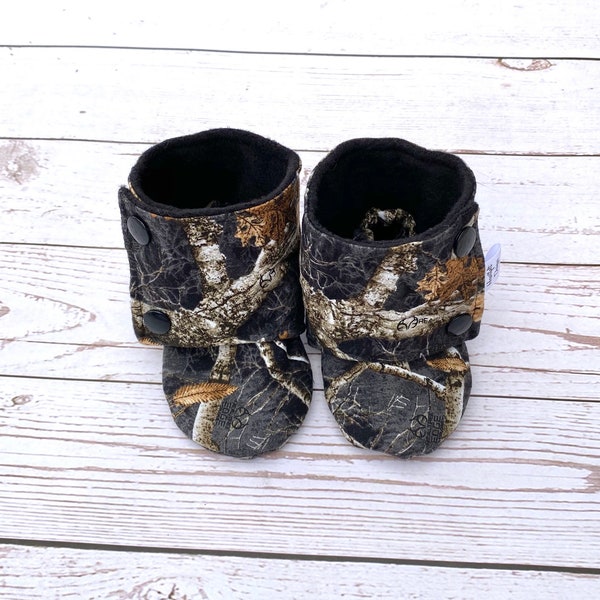 Black Camo Booties, Baby Booties, Soft Soled Shoes, Baby Shoes Stay on Booties, Slippers, Baby Slippers, Booties, Childrens Slippers