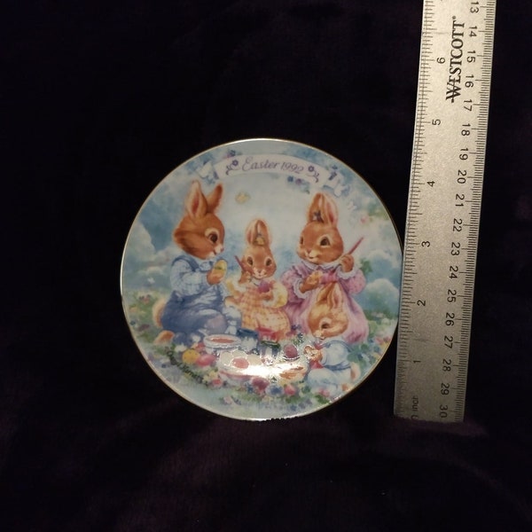 Avon Colorful Moments 1992 Porcelain Easter Plate, Bunnies Decorating Easter Eggs, Collectible, Vintage