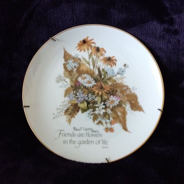 Vintage Lasting Memories Robert Laessig Friends are Flowers in the Garden of Life Porcelain Plate, Collectible