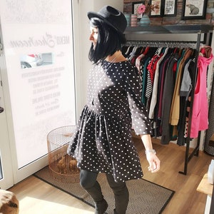 MEKO® Gypsy Kleid Damen, Schwarz mit Punkten, Boho Rockabilly Minikleid, Freizeitkleid, Kleider von meko Store image 1