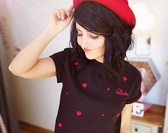 MEKO® "Tricky" T-Shirt Damen, Schwarzes Shirt mit rotem Print, Herzen und Liebe von meko Store