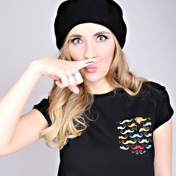 MEKO® "Trixy" Shirt Damen, T-Shirt in Schwarz mit Brusttasche, Moustache, kurzarm Shirt von meko Store