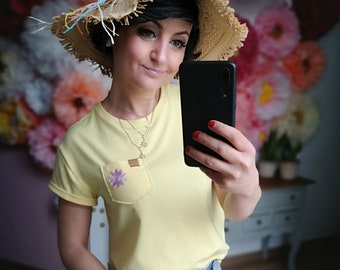 Gr. S* MEKO® "Trixy" Shirt Damen, T-Shirt mit Tasche, Zitronengelb Melange, kurzarm T-Shirt mit Blumenstickerei von meko Store