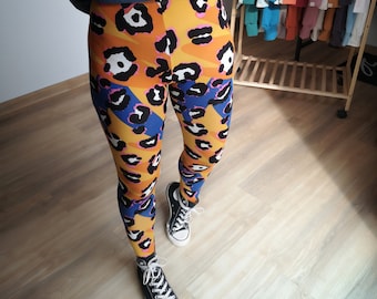 MEKO® Leggings Damen, verrückte Stoffhose in Bunt mit Leo, Leggings Punk, "Eggi" Stoffhose von meko Store