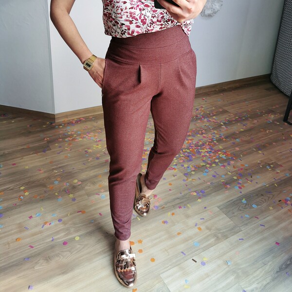 MEKO® stoffen broek "Nicypants" voor dames, carrotbroek in denimlook, wijnrood met hoge taille en plooien, businessbroek, broek meko Store