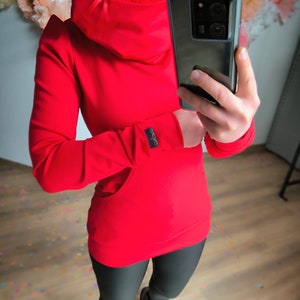 MEKO® Caryna Hoodie Damen, Rot mit Spitze, Pullover mit Kapuzenkragen und Tasche von meko Store Bild 3