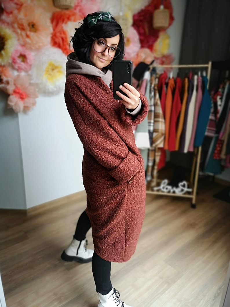 MEKO® Largy exklusiver Oversize Mantel für Damen aus Bouclé, uni Hagebutte, langer Wintermantel von meko Store Bild 5