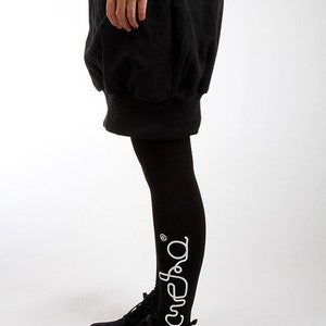 MEKO® Leggings, Leggings für Damen, Leggins in Schwarz mit Print, Stoffhose von meko Store, handgefertigt Bild 2