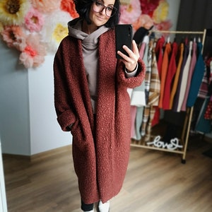 MEKO® Largy exklusiver Oversize Mantel für Damen aus Bouclé, uni Hagebutte, langer Wintermantel von meko Store Bild 6