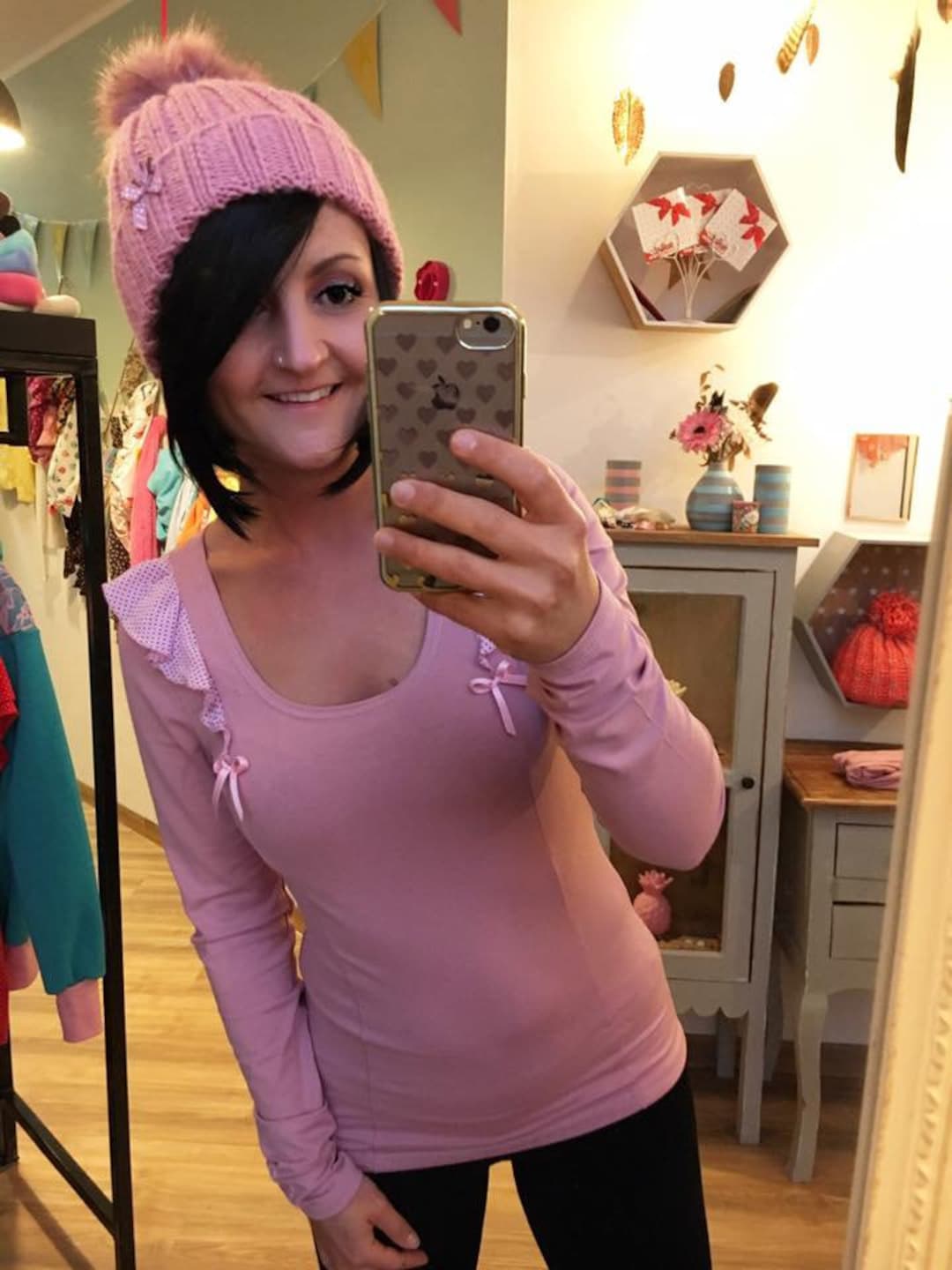 womens bobble hat pink
