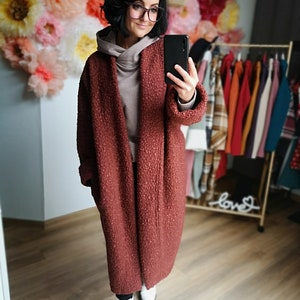 MEKO® Largy exklusiver Oversize Mantel für Damen aus Bouclé, uni Hagebutte, langer Wintermantel von meko Store Bild 7