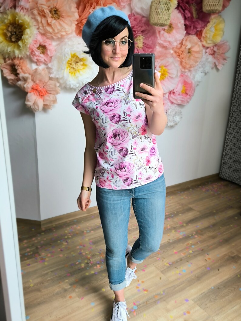 MEKO® Lot T-Shirt Damen, Top mit U-Boot Ausschnitt, Weiß und rosa mit floralen Motiven, Shirt von meko Store, handgefertigt Bild 5